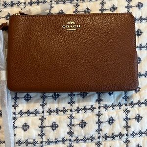 NWT beautiful pebble leather Coach (LARGER SIZE) Double Zip Wallet/Wristlet.